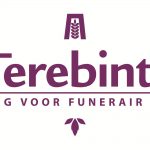 Een paarse poort met daar binnen een levenstak