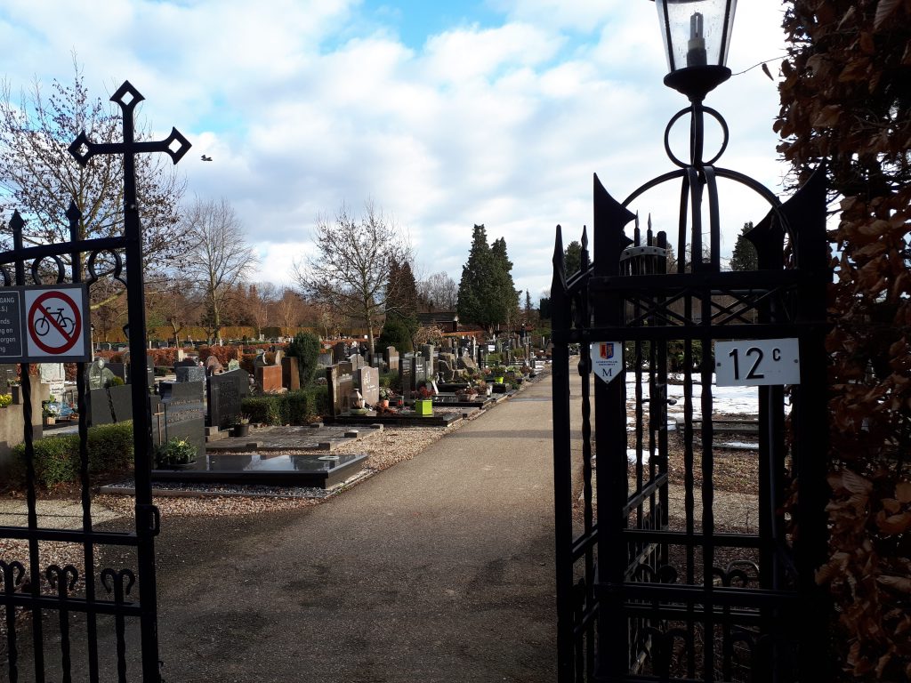 Monumentale toegangspoort RK begraafplaats Lichtenvoorde